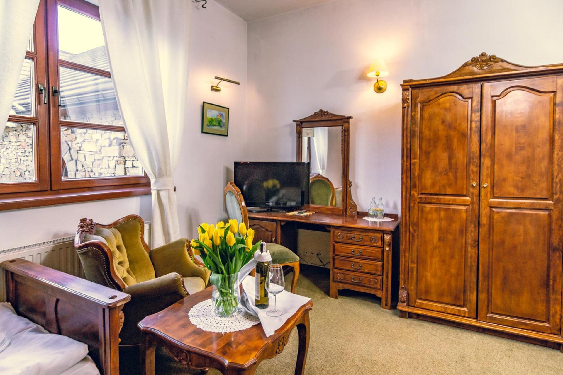 Hotel Folwark Stara Winiarnia Mszana Dolna Esterno foto