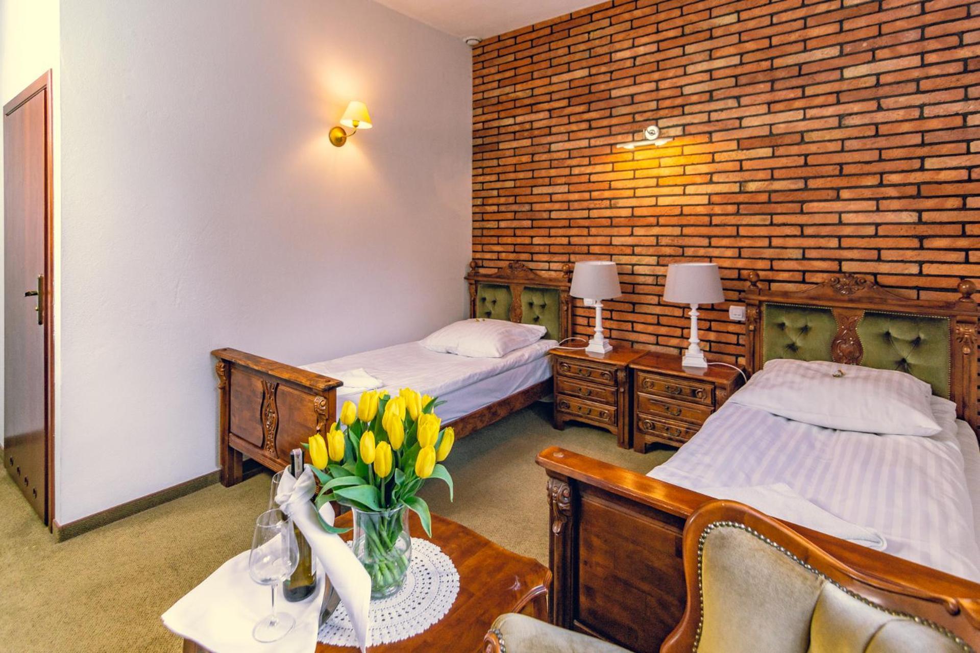 Hotel Folwark Stara Winiarnia Mszana Dolna Esterno foto