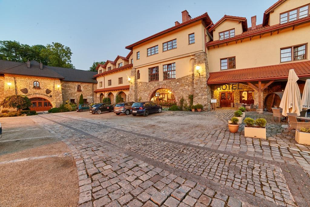 Hotel Folwark Stara Winiarnia Mszana Dolna Esterno foto