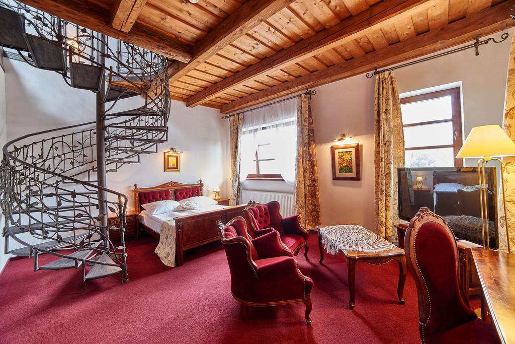 Hotel Folwark Stara Winiarnia Mszana Dolna Esterno foto