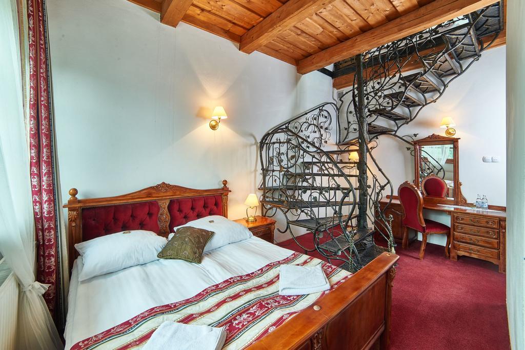 Hotel Folwark Stara Winiarnia Mszana Dolna Esterno foto
