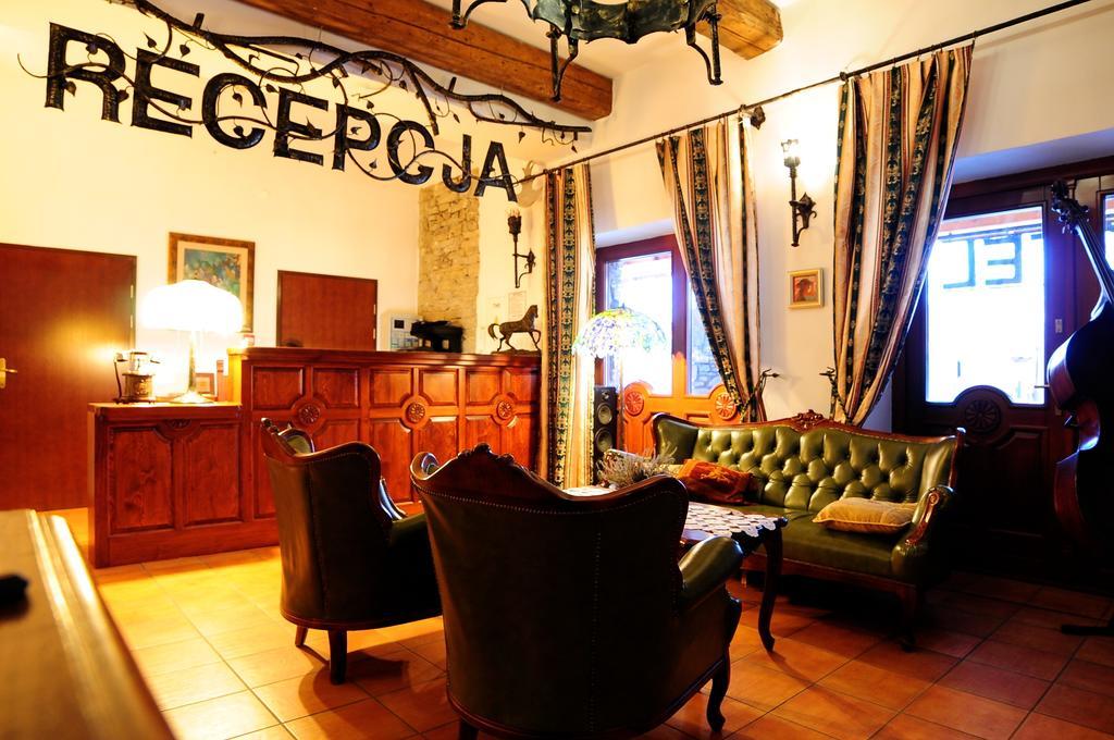 Hotel Folwark Stara Winiarnia Mszana Dolna Esterno foto