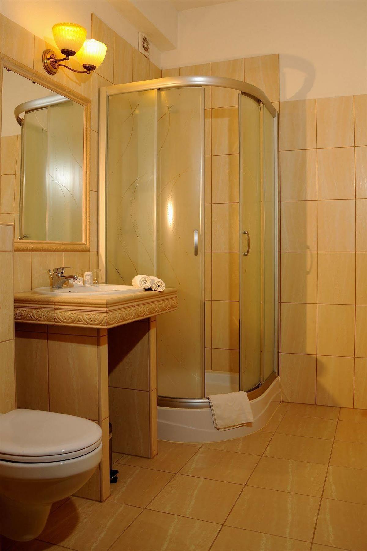 Hotel Folwark Stara Winiarnia Mszana Dolna Esterno foto